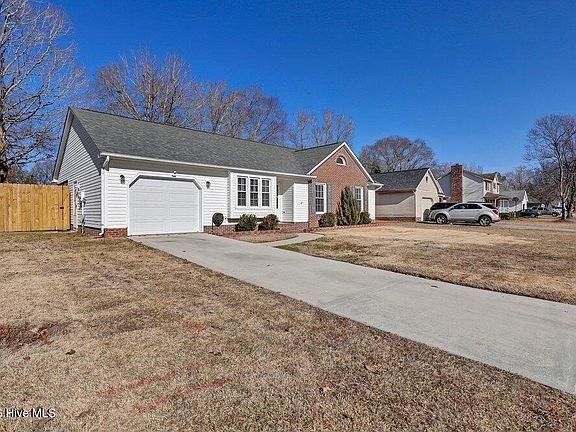 3rd image of 161 Raintree Circle