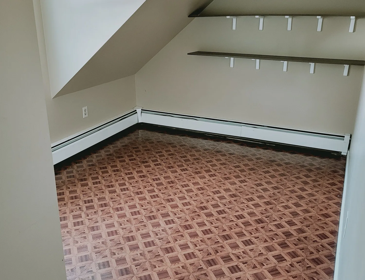 141 Greenwood Court - 1 — Photo 4