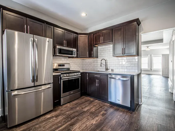 1014 E Pearson St, Milwaukee, WI 53202