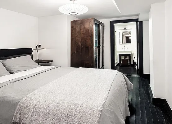 Sold by Warburg | media 4
