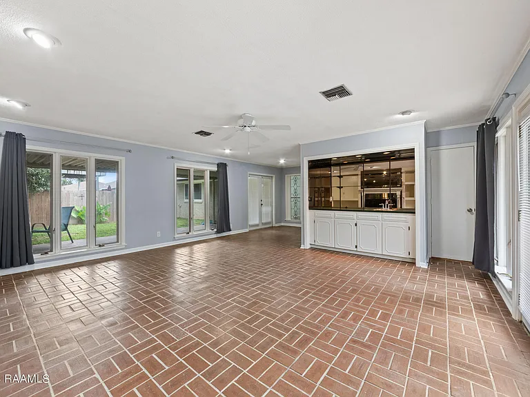 218 Debby Dr — Photo 14