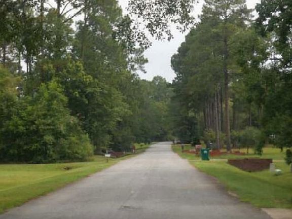 Exterior Neighborhood (street photo)