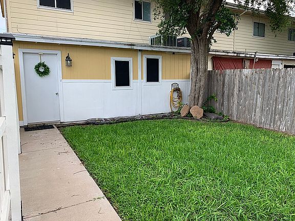 3rd image of 1600 W Nolana Ave APT 1