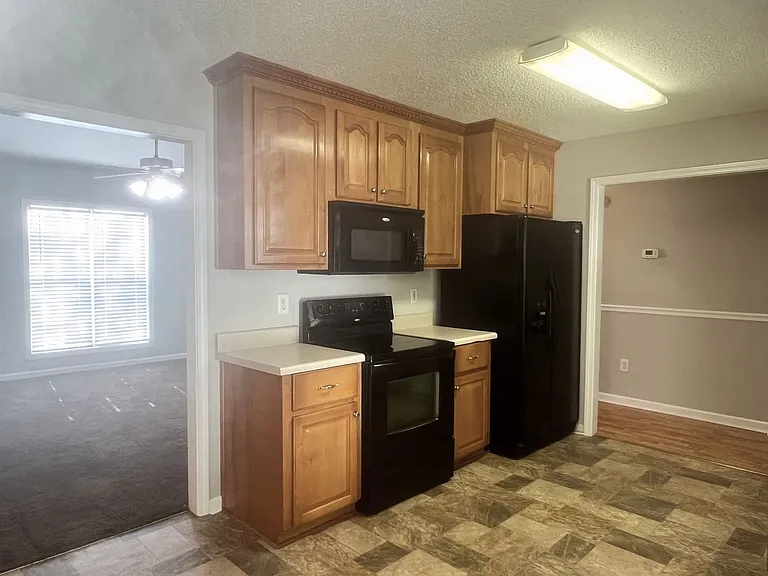 103 Reese Dr — Photo 7