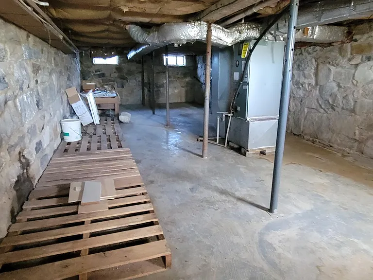 16 Stonespring Ln — Photo 12