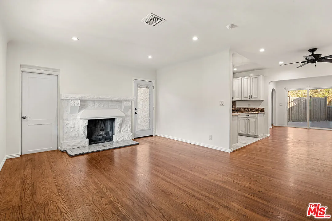Building Photo - 4530 Bakman Ave