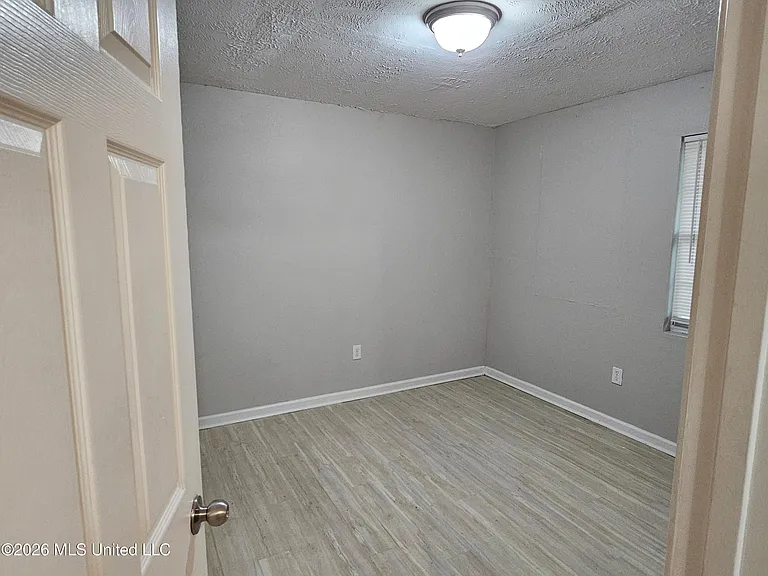 229 Lawrence Rd — Photo 5