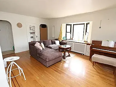 3 bed, 2000 sqft, $5,500 — Photo 2