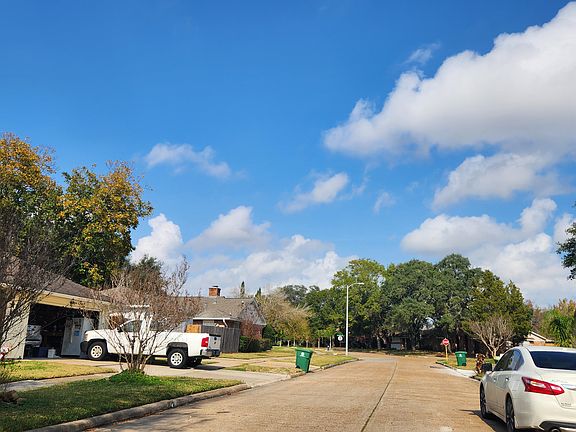 4th image of 12107 Kirkbriar Dr