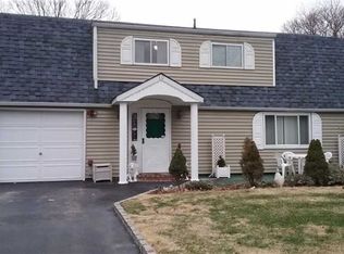 30 Imperial Dr, Selden, NY 11784