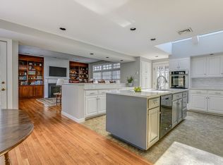 11 Regan Rd, Walpole, MA 02081