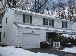 1332 Concord Pl, Merrick, NY 11566