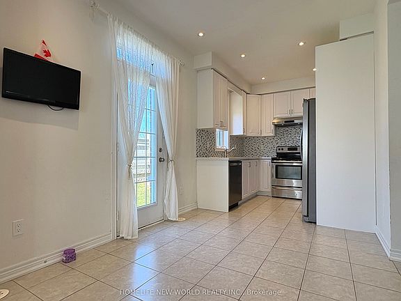 4th image of 26 Roy Grove Way #50