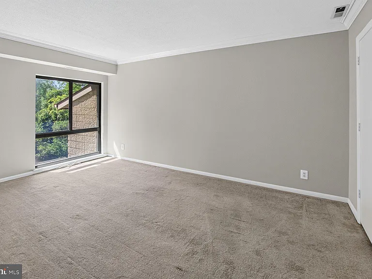 5915 Tamar Dr #11 — Photo 10