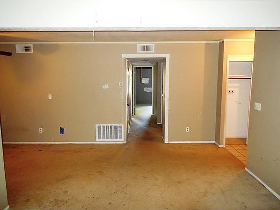 5th image of 5333 Primrose Dr APT 19A