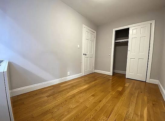 3rd image of 305 E 47th St #8F
