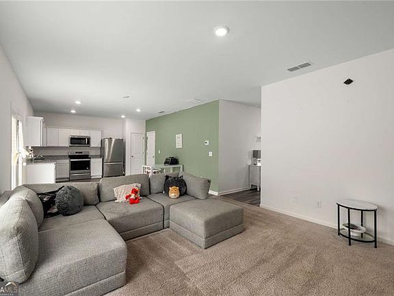 5th image of 198 Colbury St