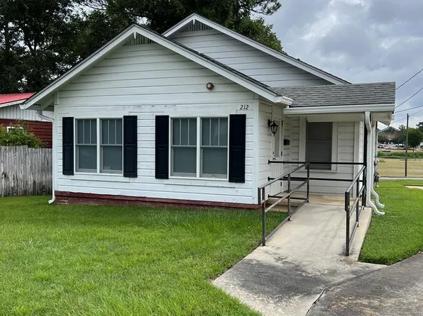 212 College Ave, Douglas, GA 31533