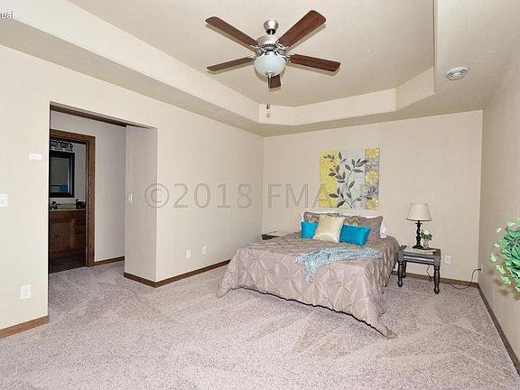 4th image of 3760 7th St E