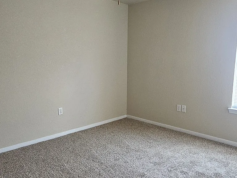 2415 Merle Dr — Photo 29