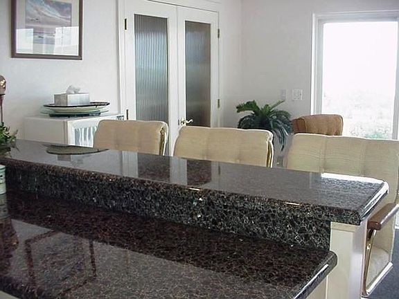 Lower Level Breakfast Bar