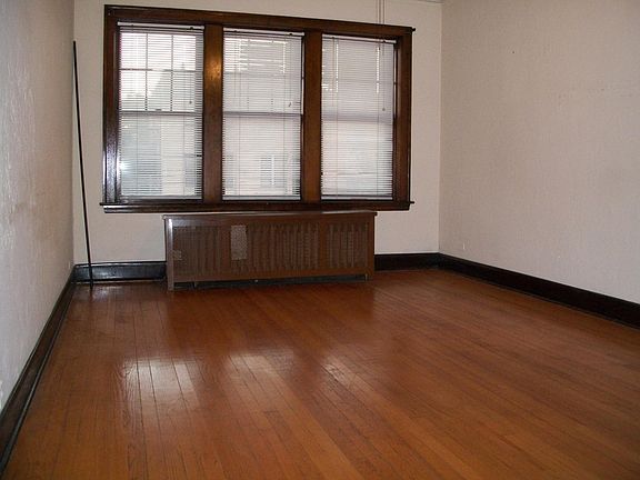 2nd image of 3049 N Ashland Ave #3