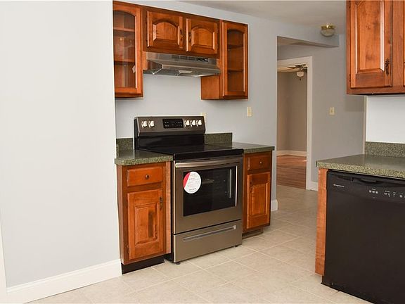 3rd image of 59 Locust Ave