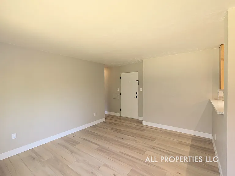 200 N Sherman St #9 — Photo 7