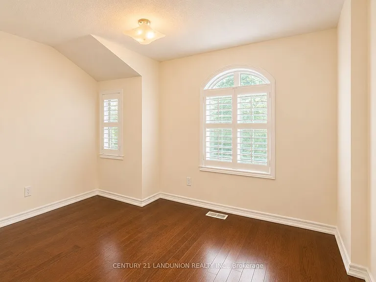 2238 Gladacres Ln — Photo 27