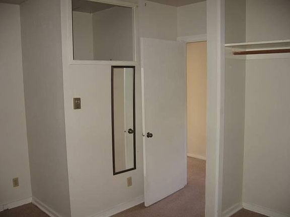 3rd image of 3010 14th Ave W