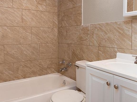 4th image of 3712 Geraldine Ave APT 3