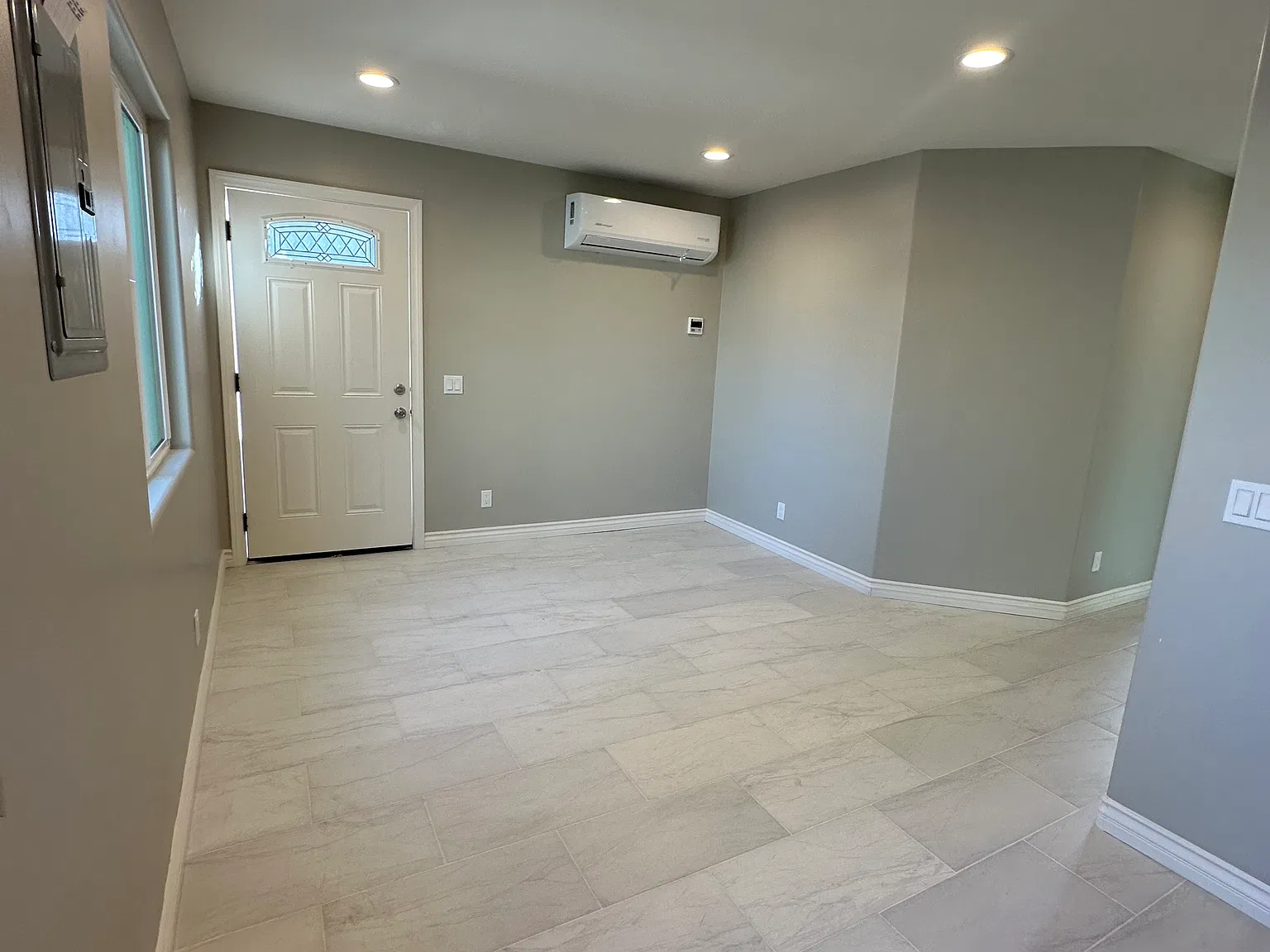 2 bed, 663 sqft, $2,700 — Photo 3