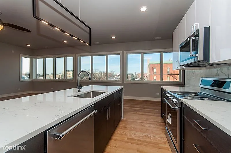 1637-W-Grand-401kitchen2
