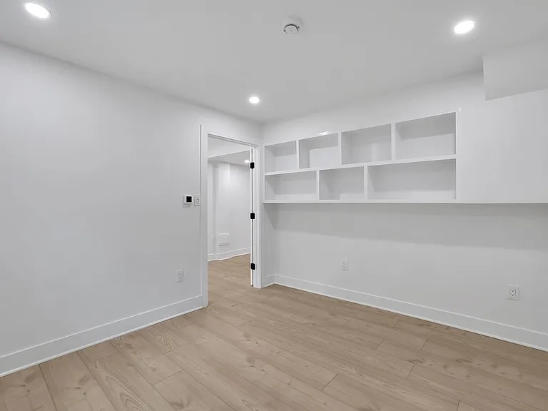 644B S Illinois St — Photo 8