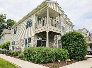 N16W26401 Meadowgrass Cir UNIT B, Pewaukee, WI 53072