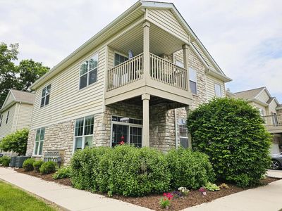 N16W26401 Meadowgrass CIRCLE #B, Pewaukee, WI, 53072