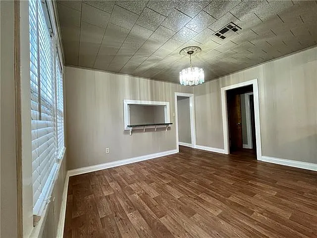 539 Avenue G — Photo 5