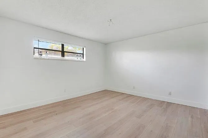 360 Wilma Cir #7 — Photo 11