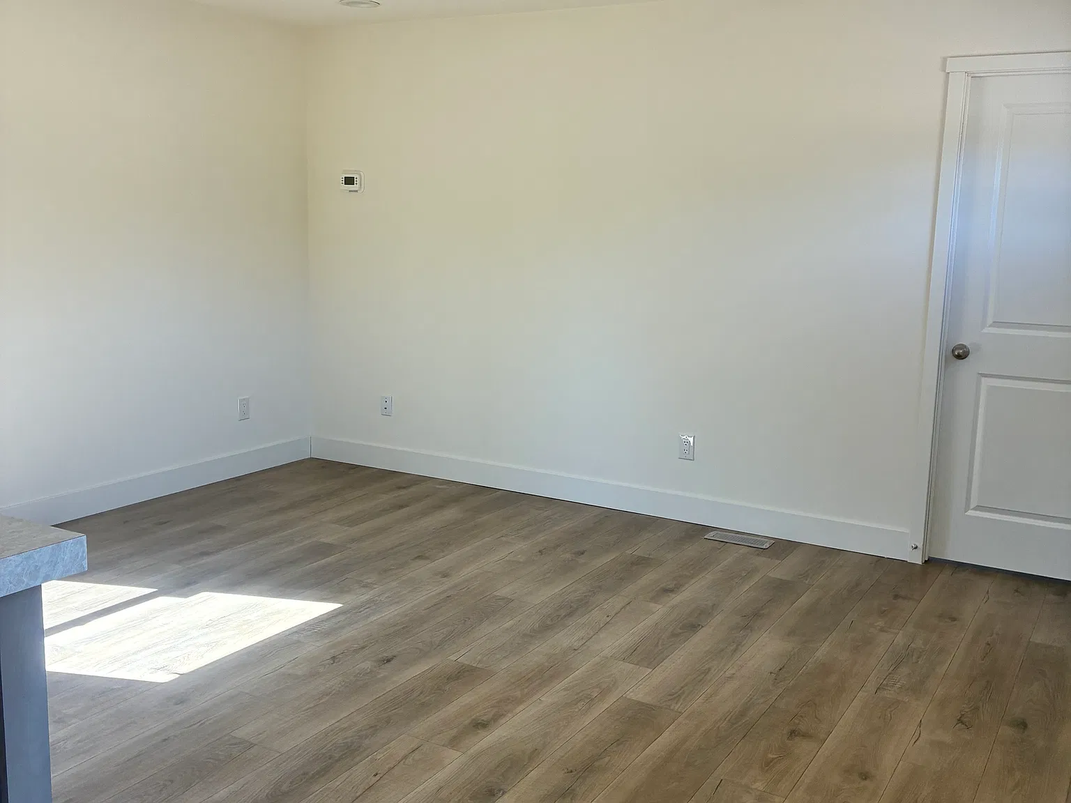 2 bed, 700 sqft, $995 — Photo 3
