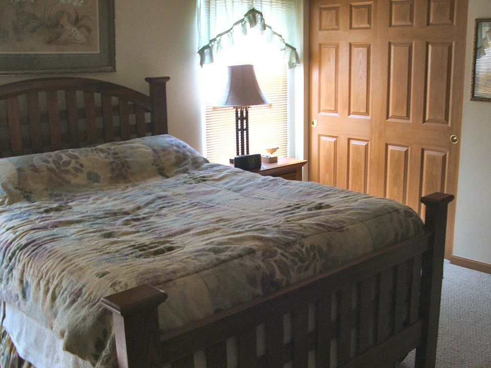 2nd image of 365 Mallard Dr