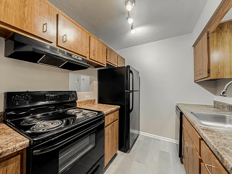 Reserves at 1150 / Parma — Photo 30