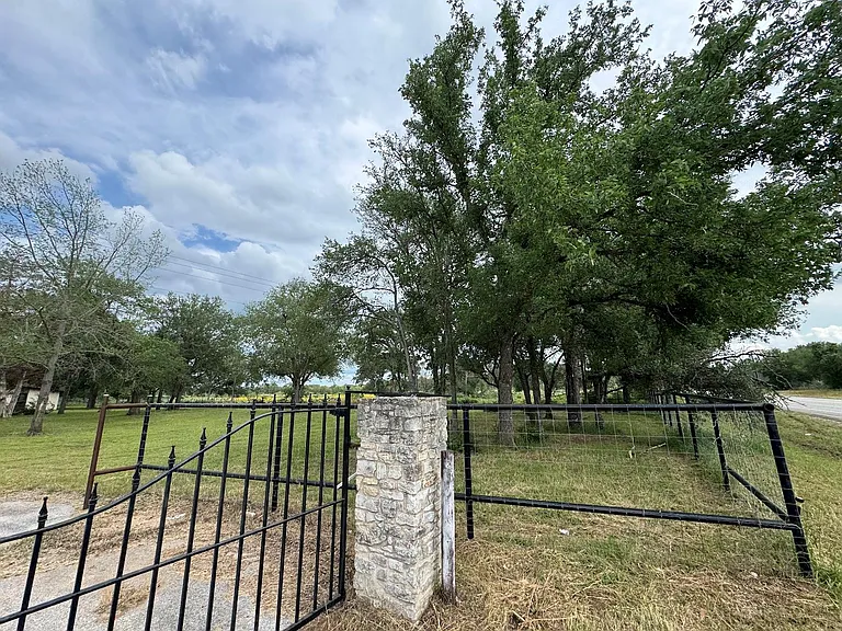 1417 FM 969 — Photo 14