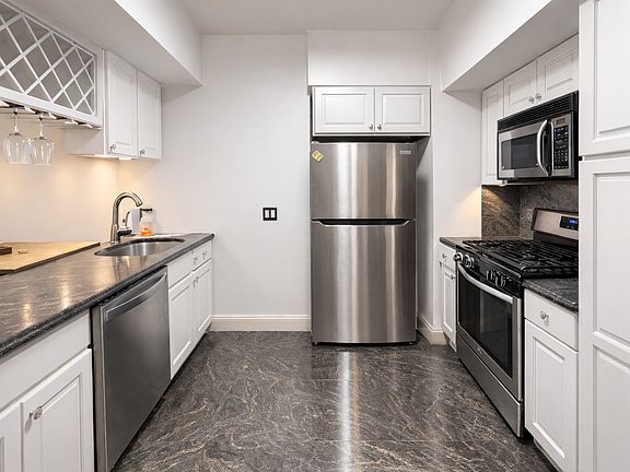 3rd image of 964 Flushing Ave Floor 1