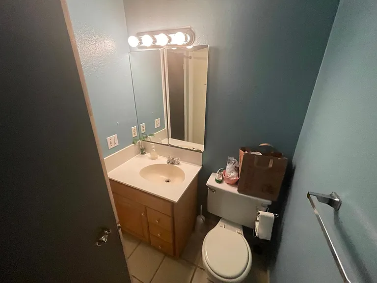 1536 Drake Dr — Photo 14