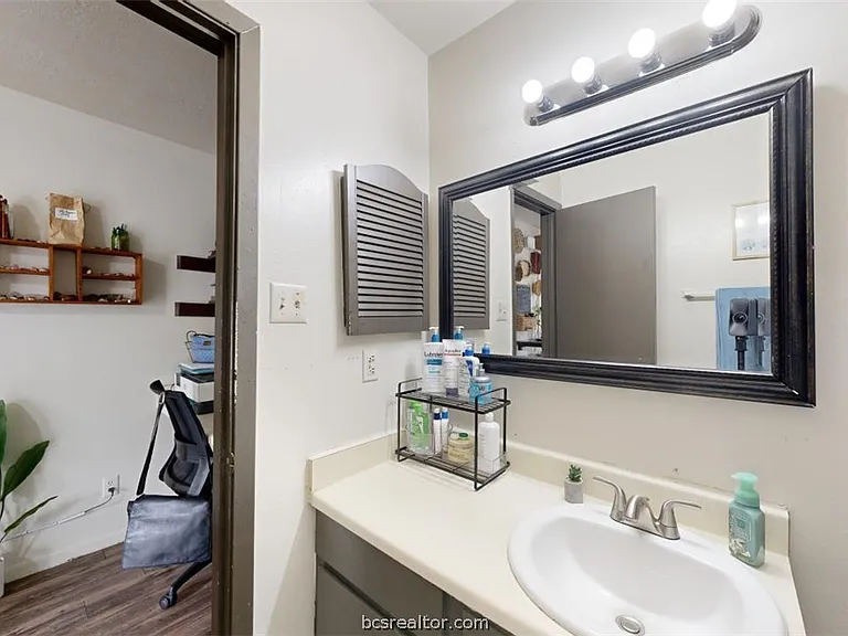 725 Peppertree Dr #22 — Photo 17