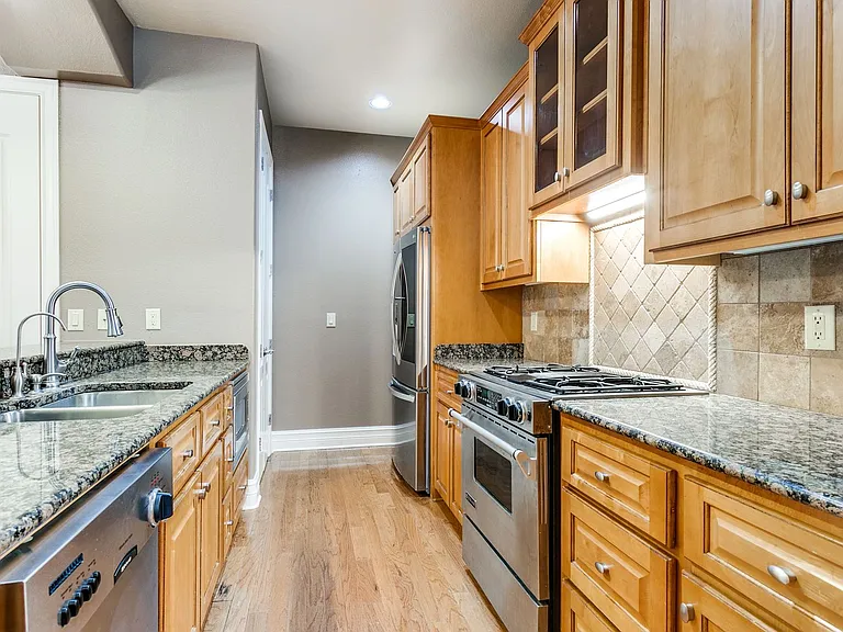 7897 Broadway #702 — Photo 12