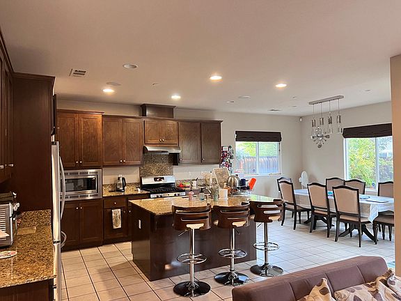 3rd image of 2538 Bassetts Way