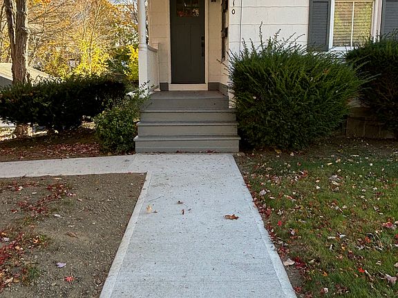 210 Echo Lake Road
Front Porch/Door
