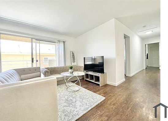 2nd image of 332 Lime St APT 6