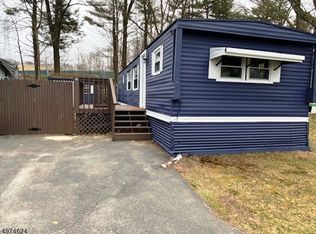 695 State Route 15 S TRLR 9, Lake Hopatcong, NJ 07849